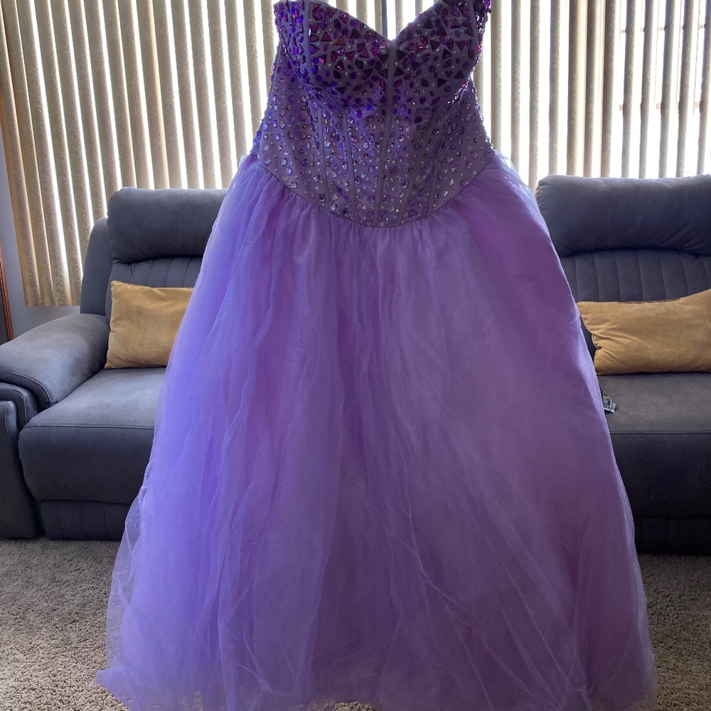 Ball Gown - image 5